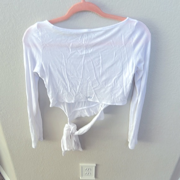 Large alo white long sleeve tie crop top - Picture 2 of 2